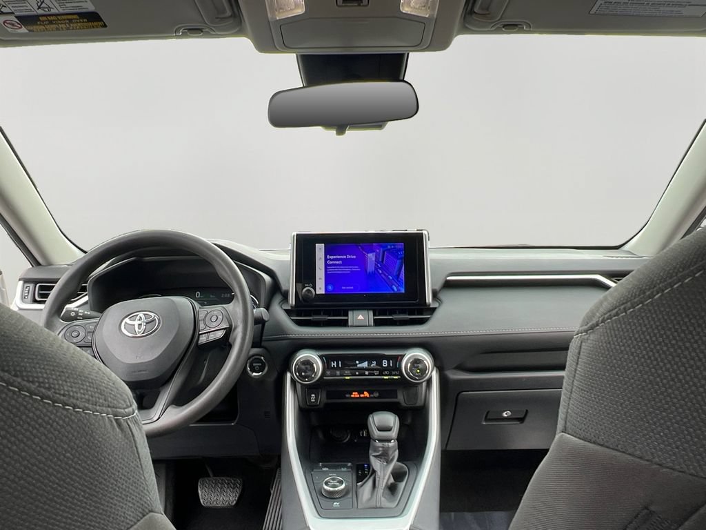 Used 2025 Toyota RAV4 XLE AWD/4WD image 10