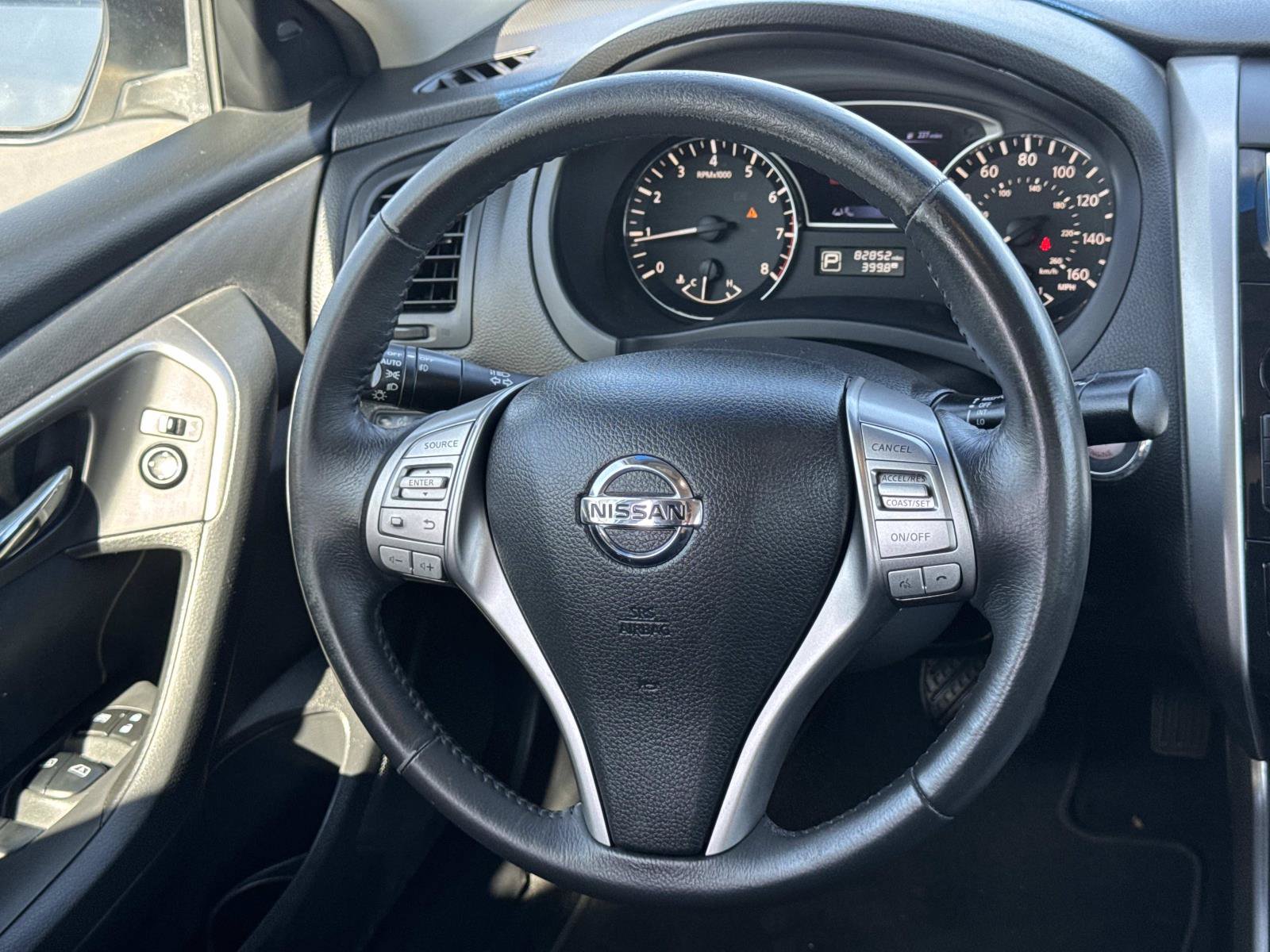 Used 2015 Nissan Altima 2.5 SV w/ Convenience Package FWD image 10