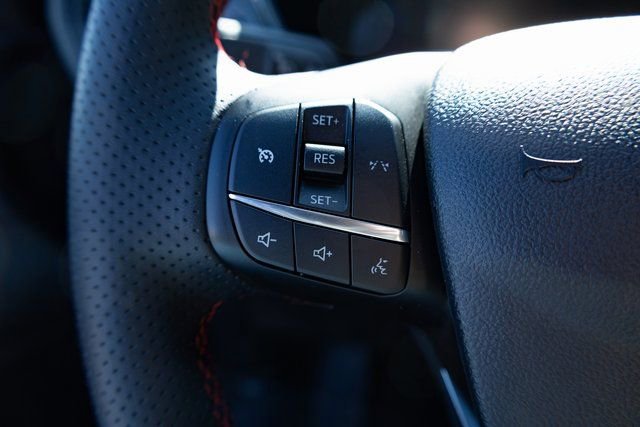 Used 2025 Ford Escape ST-Line image 16