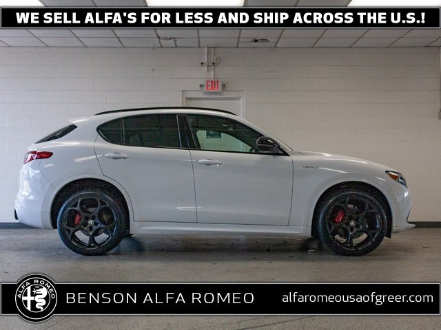 Used 2022 Alfa Romeo Stelvio Veloce image 1