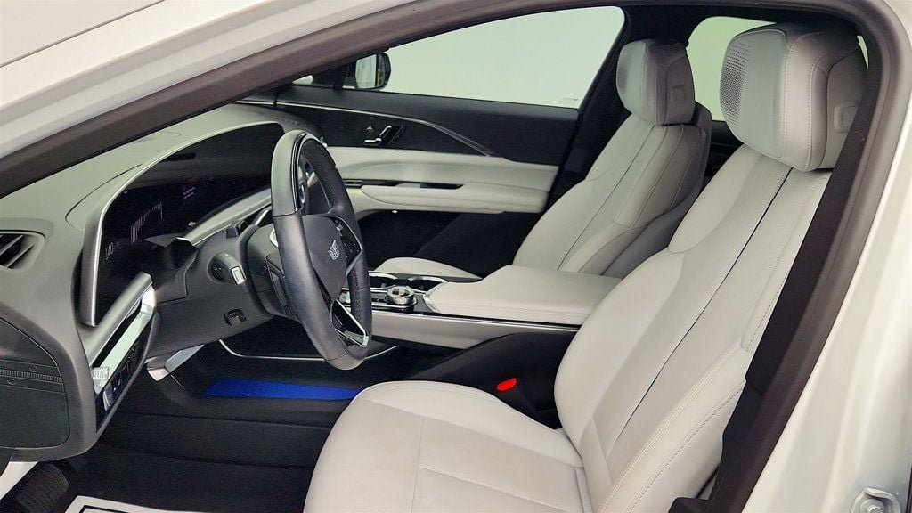 Used 2024 Cadillac Lyriq Sport RWD image 12