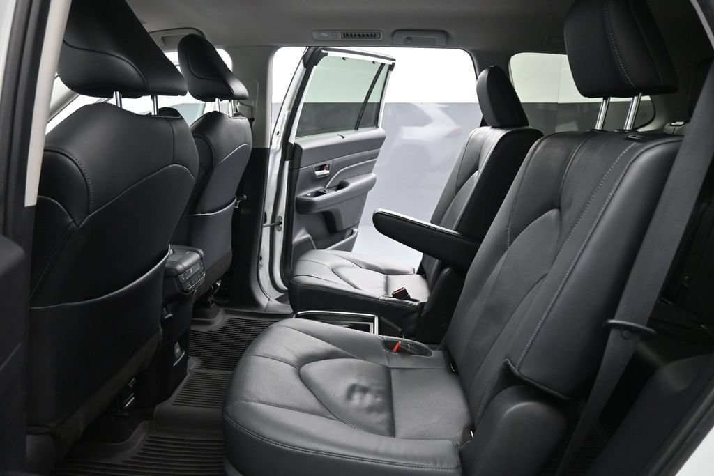 Used 2024 Toyota Grand Highlander AWD Hybrid image 18
