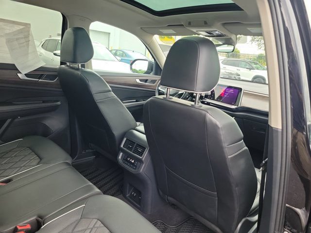 Certified 2024 Volkswagen Atlas SEL Premium R-Line AWD/4WD image 11