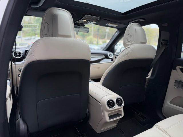 Used 2025 Mercedes-Benz GLC 300 4MATIC image 25