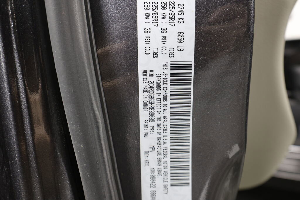 Used 2017 Dodge Grand Caravan SE image 36