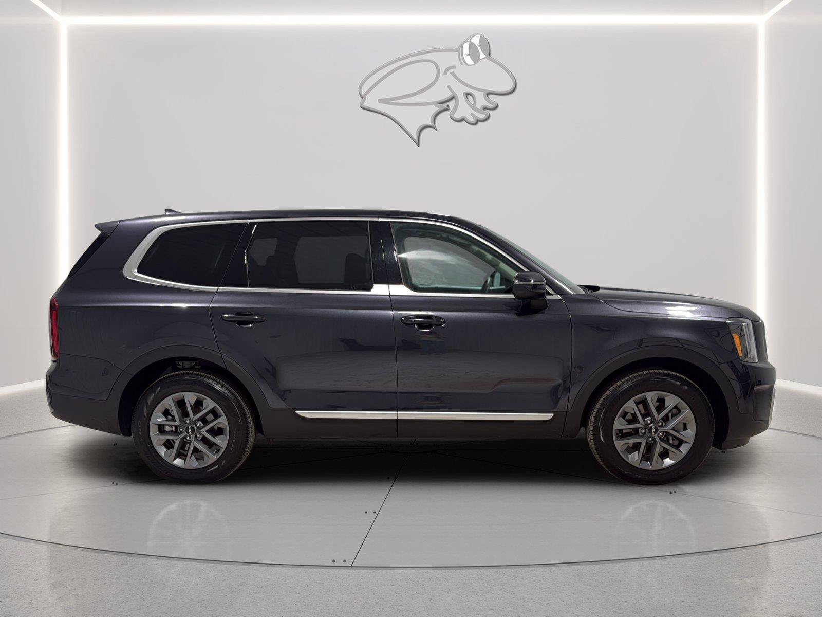 Used 2025 Kia Telluride LX FWD image 6