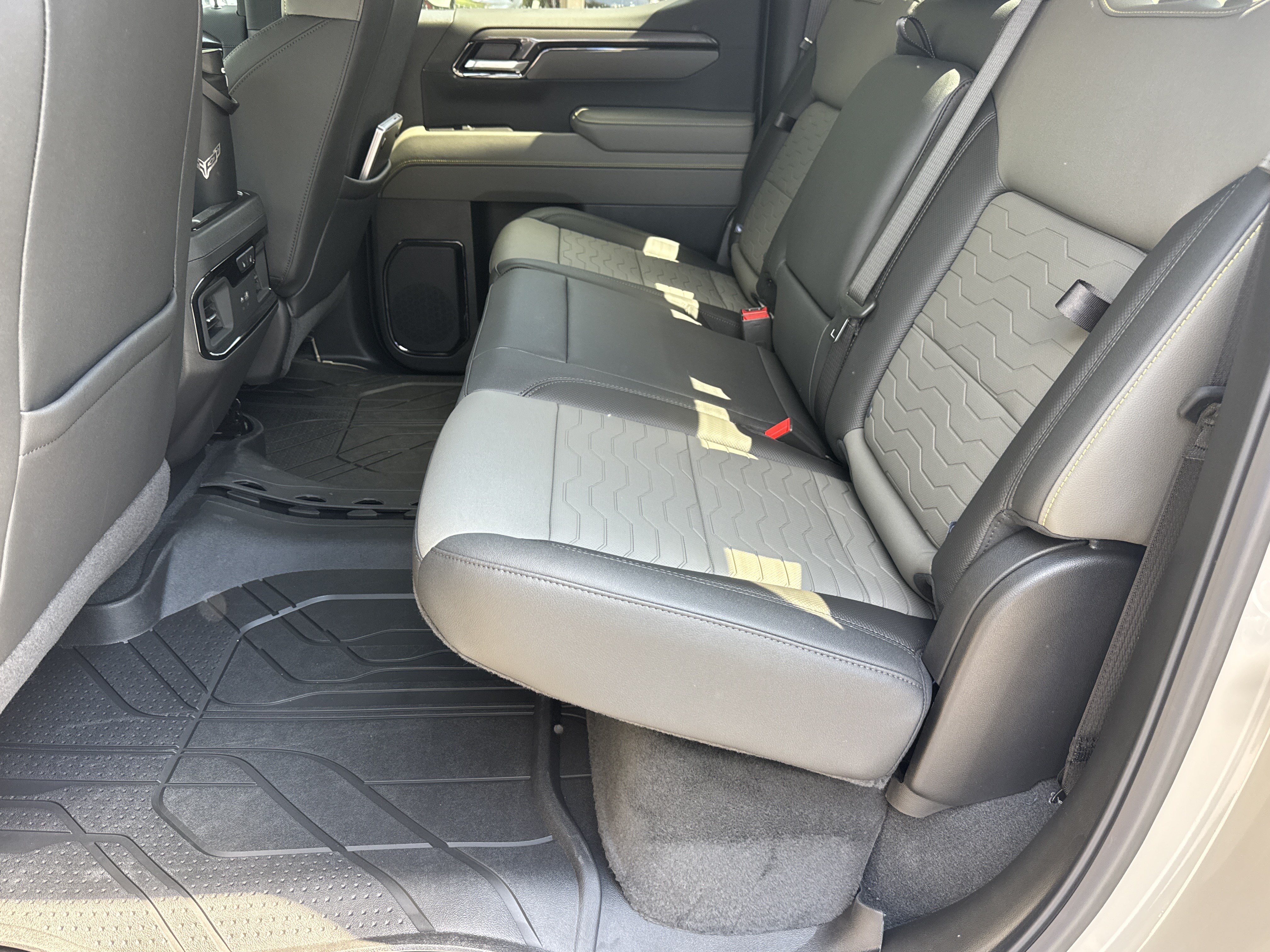 New 2026 Chevrolet Silverado 1500 ZR2 w/ LPO, Dark Essentials Package AWD/4WD image 20
