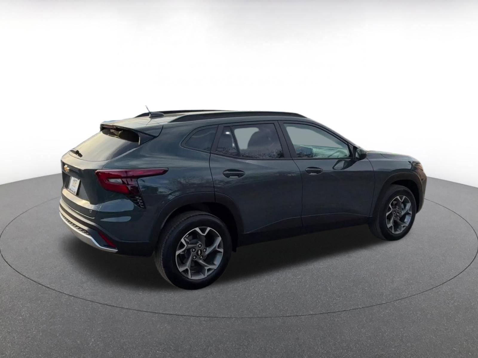 Used 2025 Chevrolet Trax LT image 14