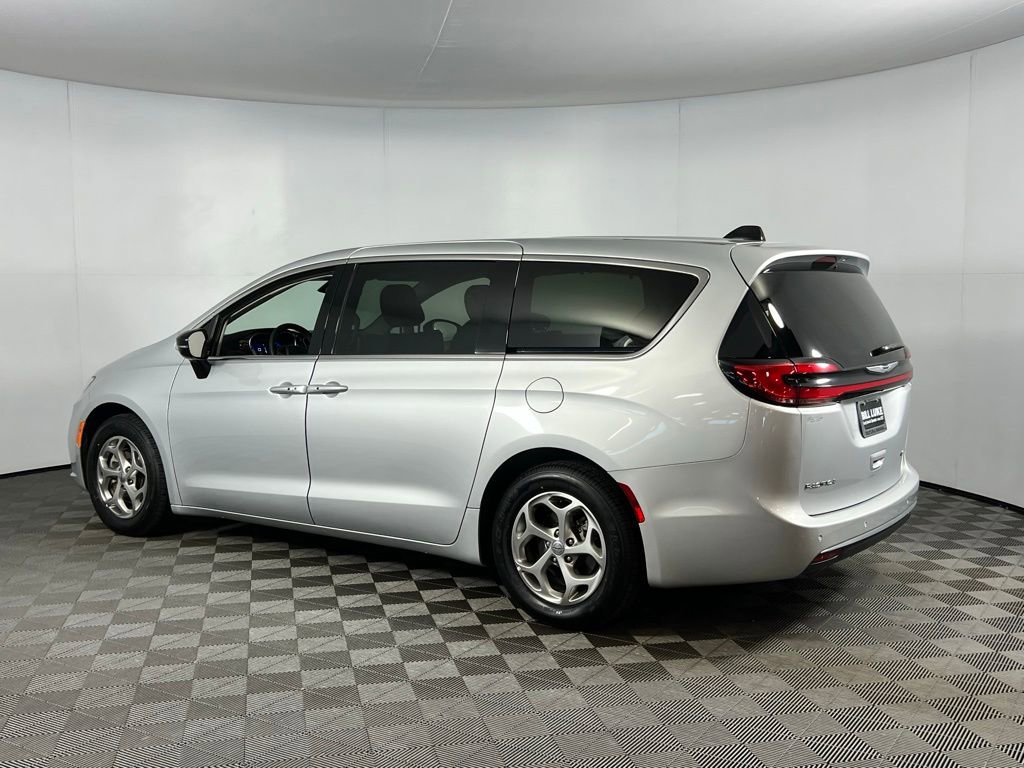 Used 2024 Chrysler Pacifica Limited image 8