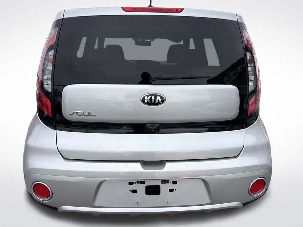 Used 2018 Kia Soul + FWD image 4