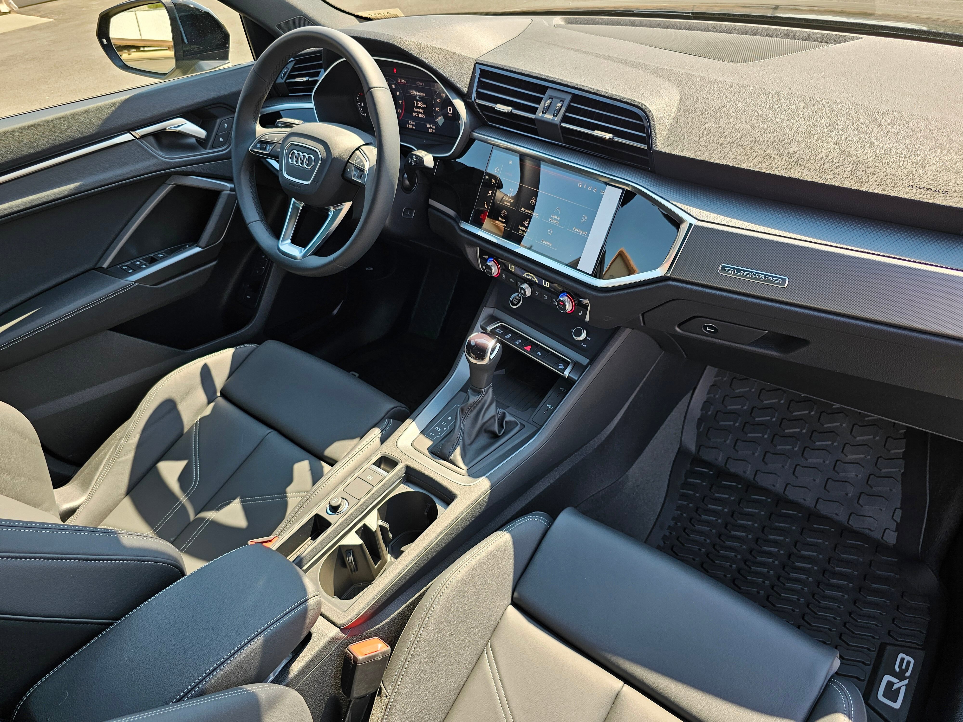 New 2025 Audi Q3 2.0T Premium image 15