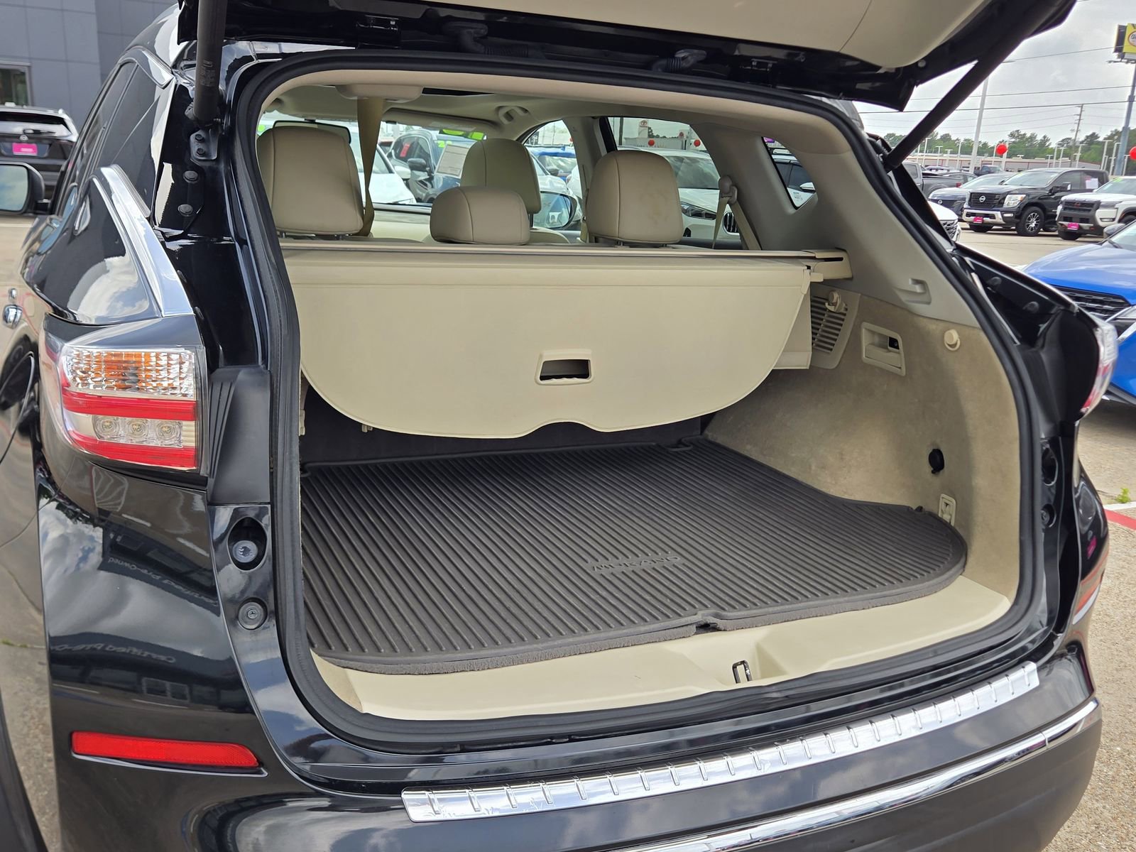 Used 2018 Nissan Murano Platinum w/ Cargo Package FWD image 19