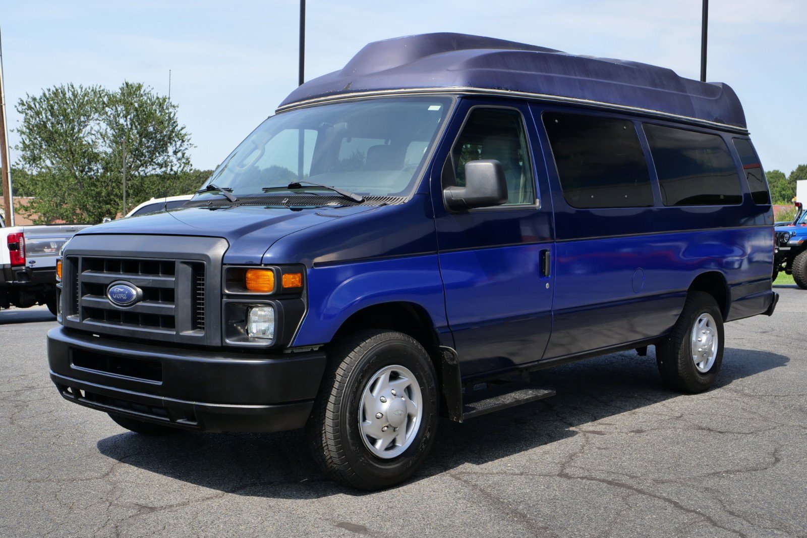 Used 2010 Ford E-250 and Econoline 250 Extended RWD image 6