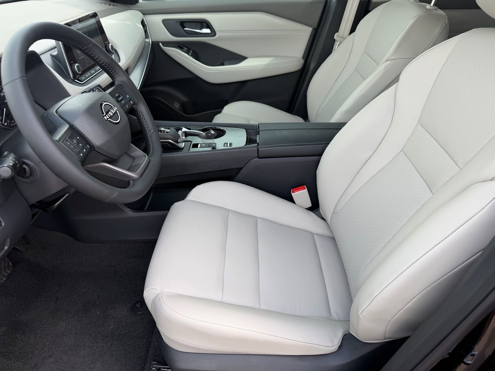 New 2026 Nissan Rogue SV FWD image 15