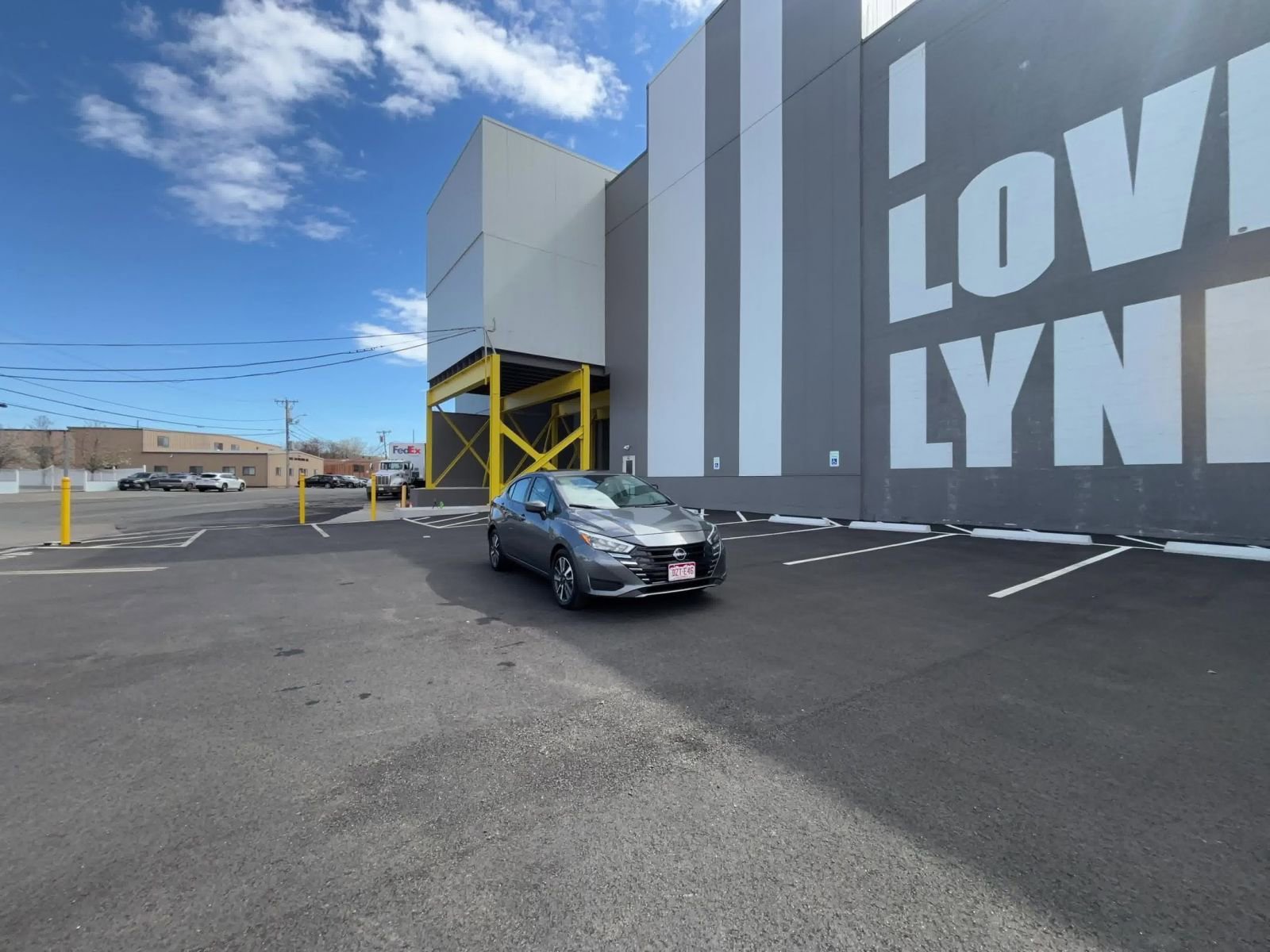 Used 2025 Nissan Versa SV FWD image 16