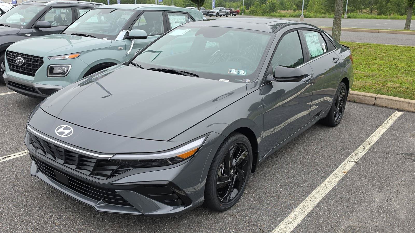 New 2026 Hyundai Elantra SEL Sport Premium FWD image 3