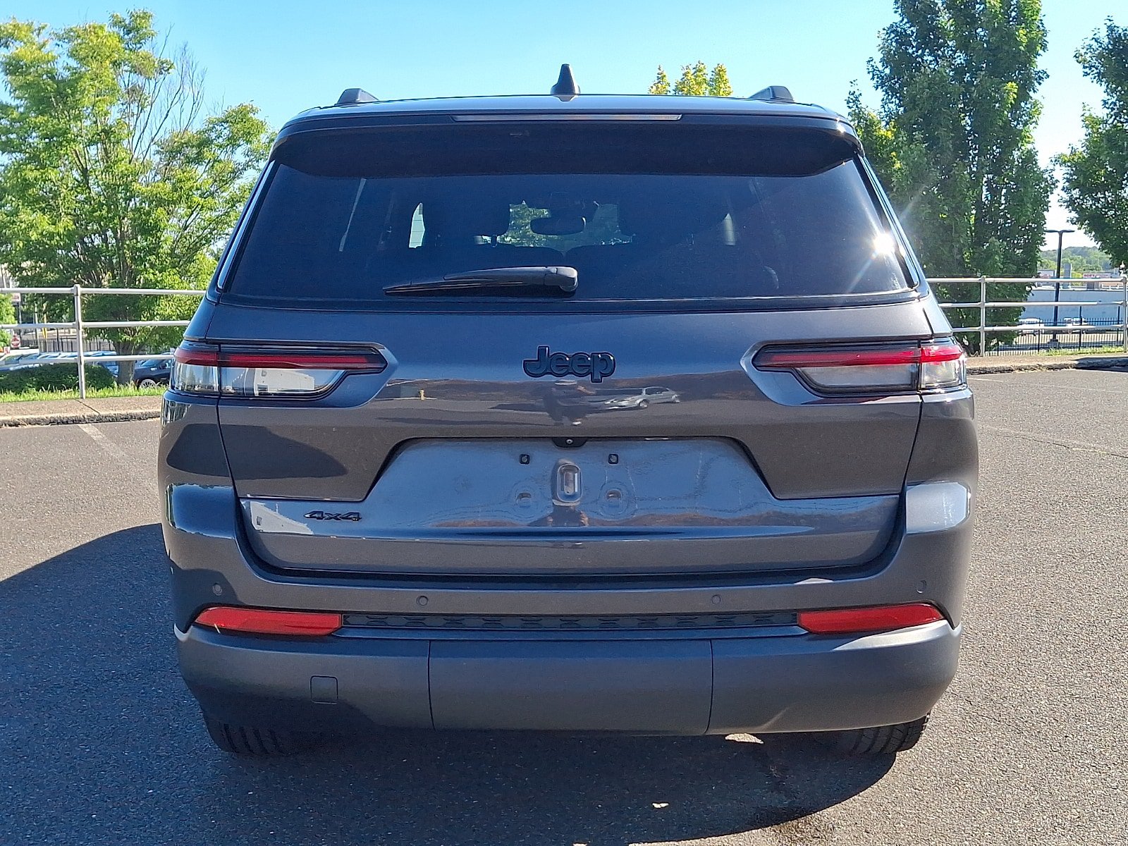 Certified 2023 Jeep Grand Cherokee L Altitude AWD/4WD image 5