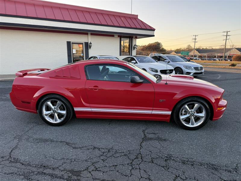 Used 2008 Ford Mustang GT Premium image 4