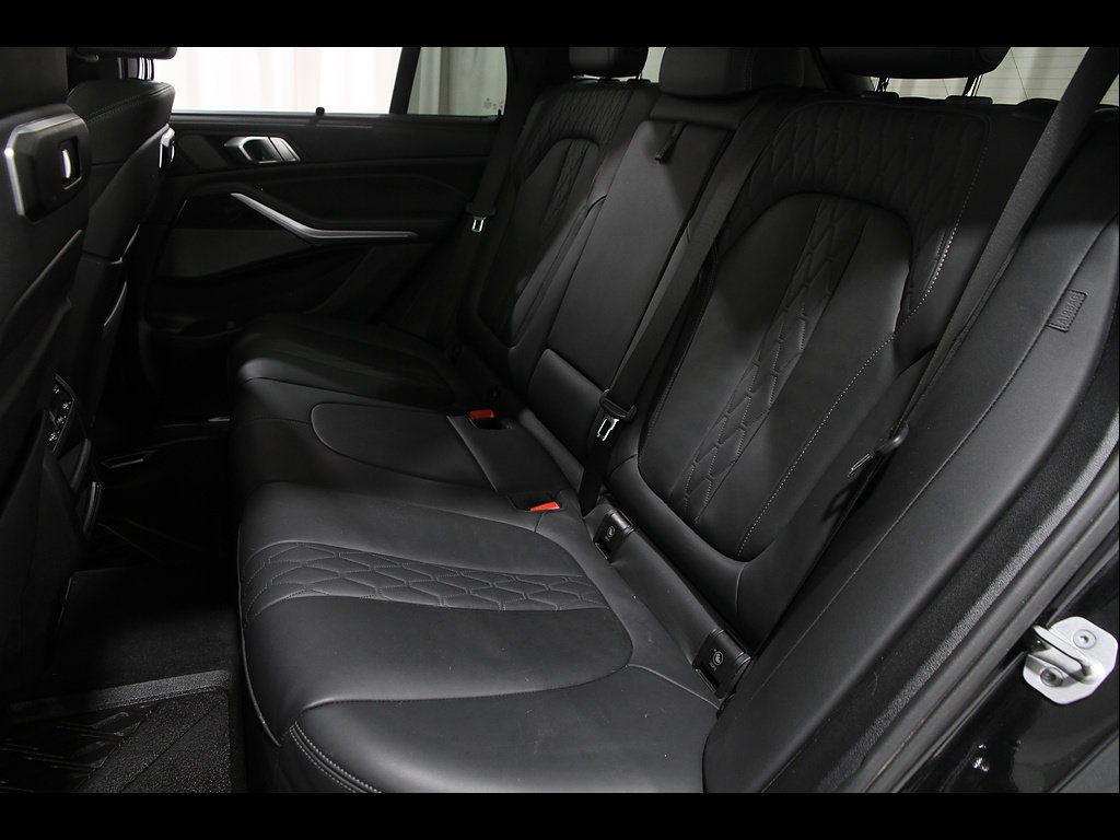 Used 2024 BMW X5 xDrive40i w/ Executive Package AWD/4WD image 19