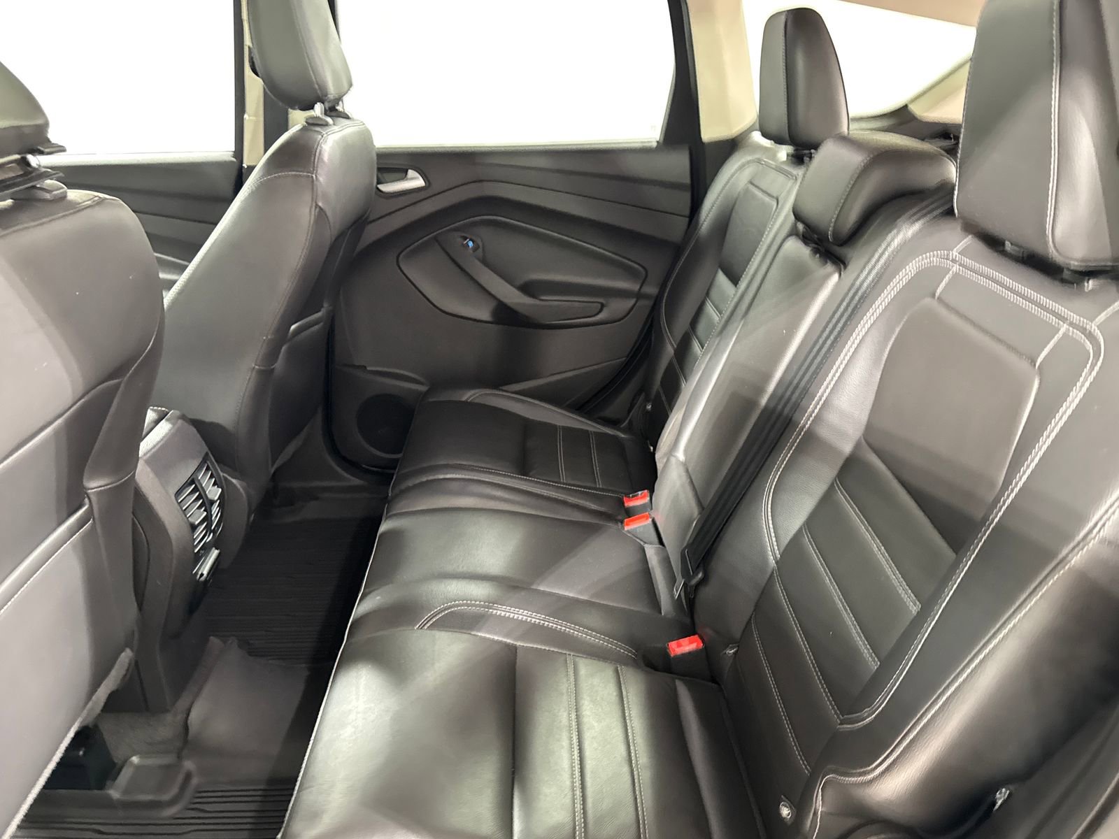 Used 2018 Ford Escape Titanium w/ Ford Safe & Smart Package AWD/4WD image 27