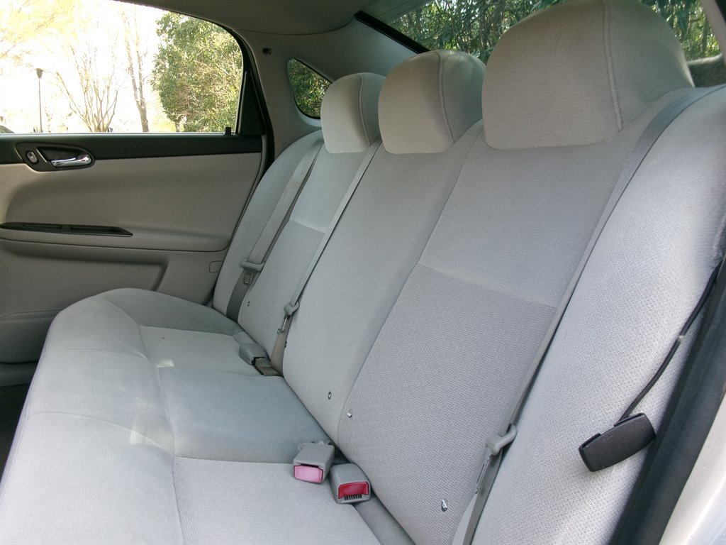 Used 2008 Chevrolet Impala LS FWD image 29