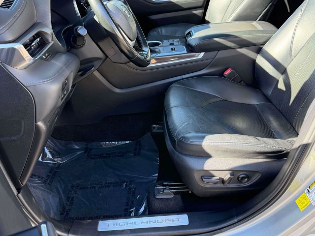 Used 2023 Toyota Highlander Limited AWD/4WD image 27