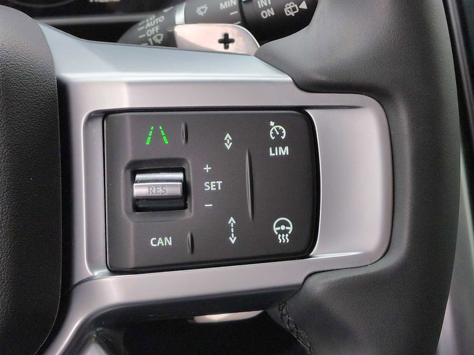 Used 2024 Land Rover Discovery S image 25