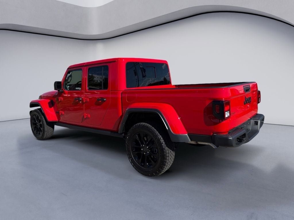 Used 2025 Jeep Gladiator Sport AWD/4WD image 3