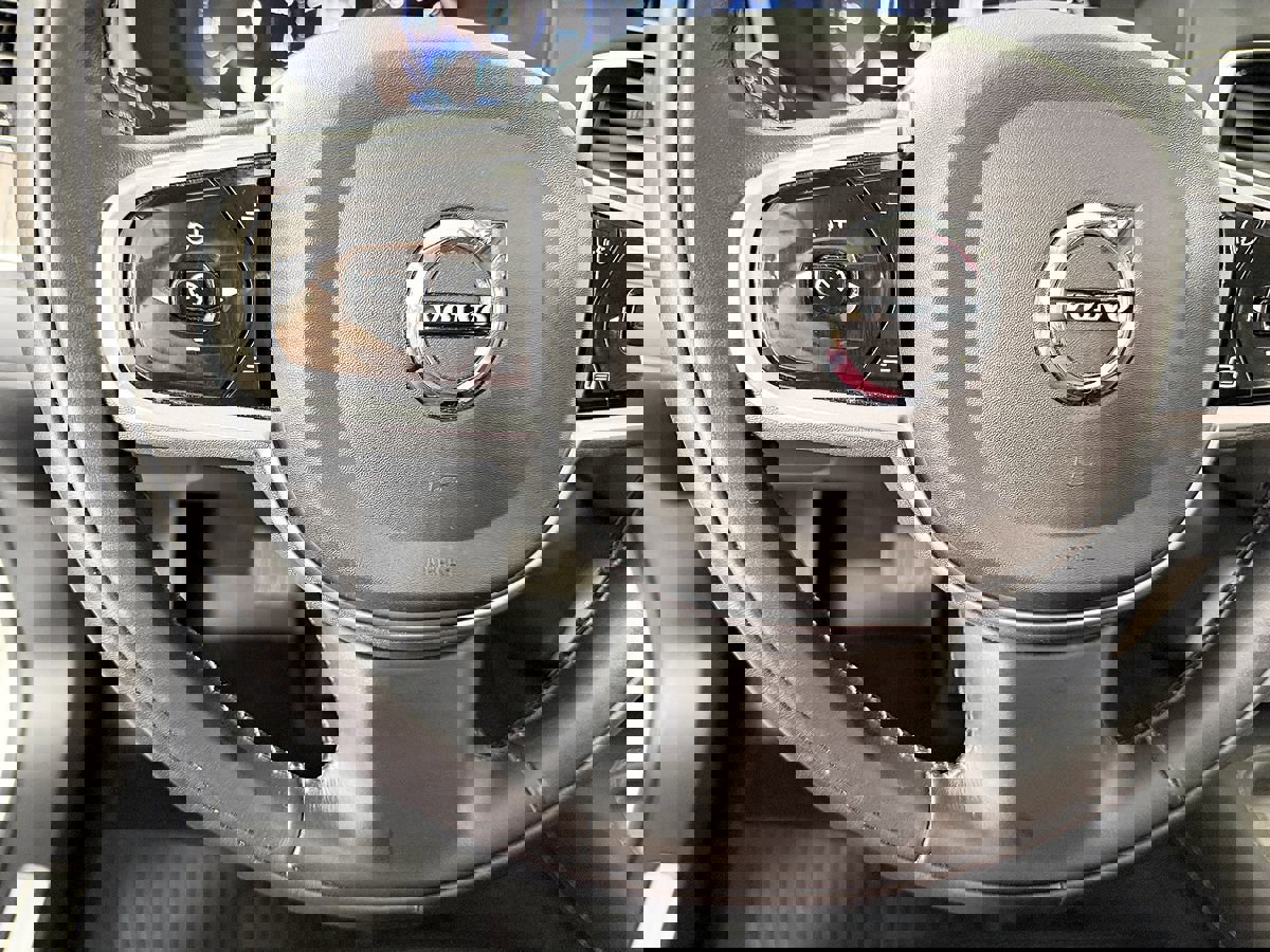 Used 2022 Volvo XC90 T6 Inscription w/ Advanced Package image 26