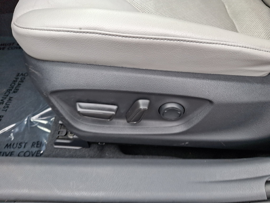 Certified 2022 Toyota Camry XLE AWD/4WD image 17