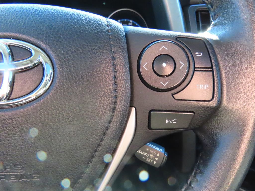 Used 2018 Toyota RAV4 XLE image 34