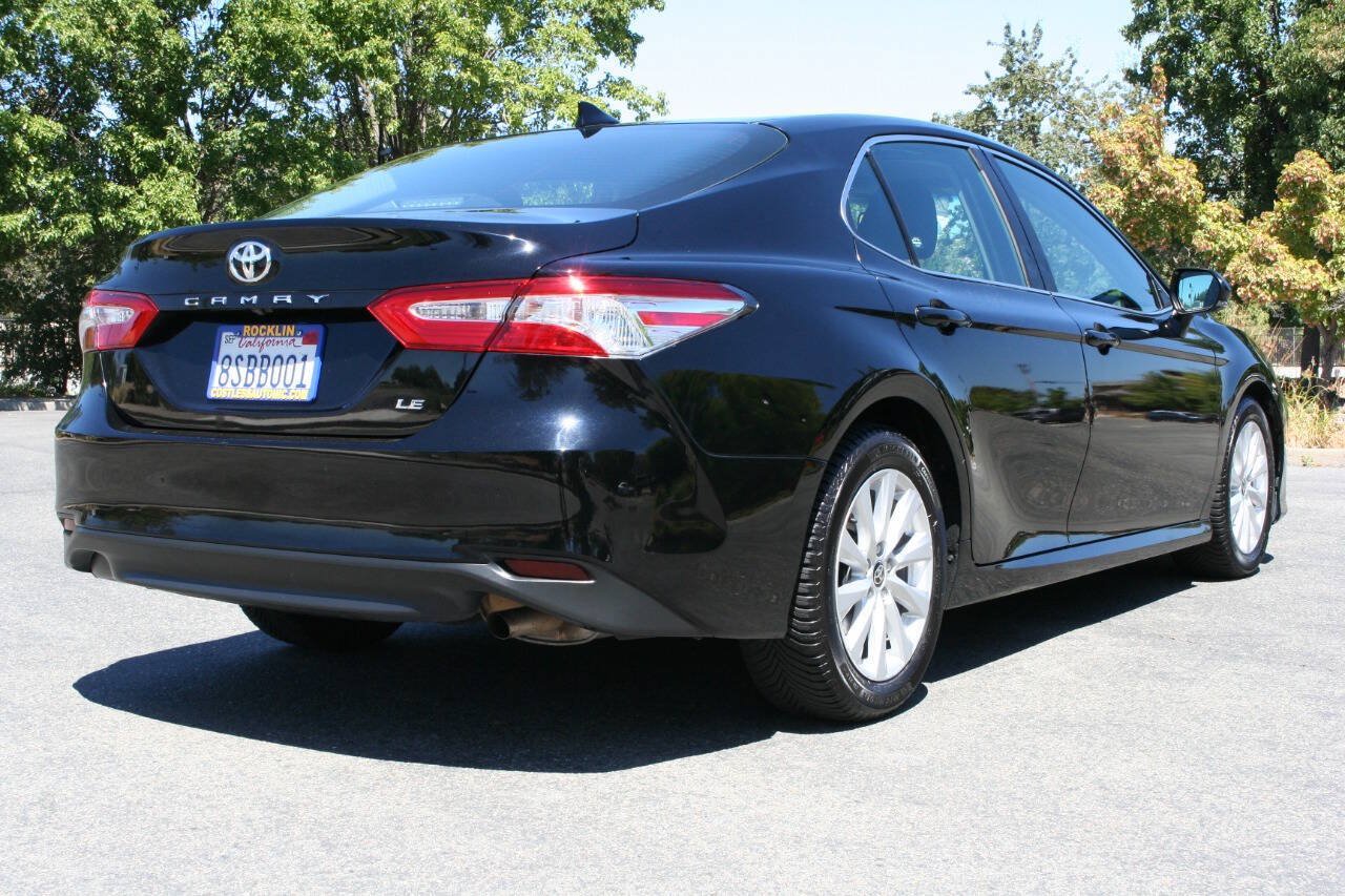 Used 2020 Toyota Camry LE w/ Convenience Package FWD image 5