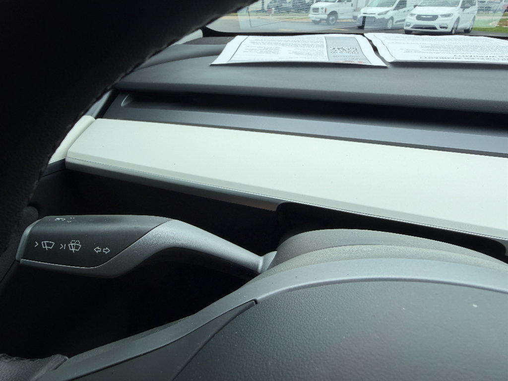 Used 2024 Tesla Model Y Long Range AWD/4WD image 48