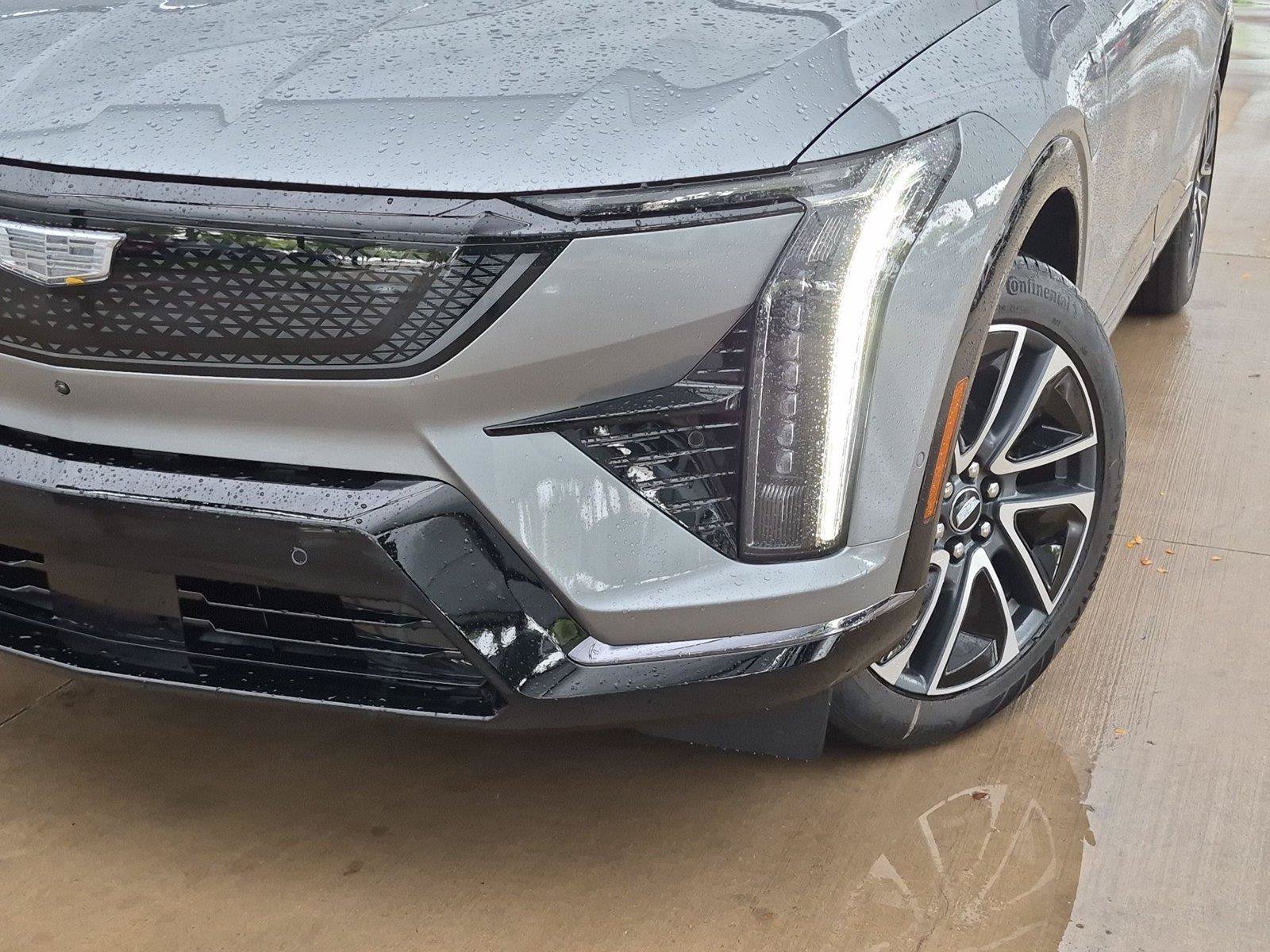 New 2027 Cadillac Optiq Sport w/ LPO, Floor Liner Package AWD/4WD image 7