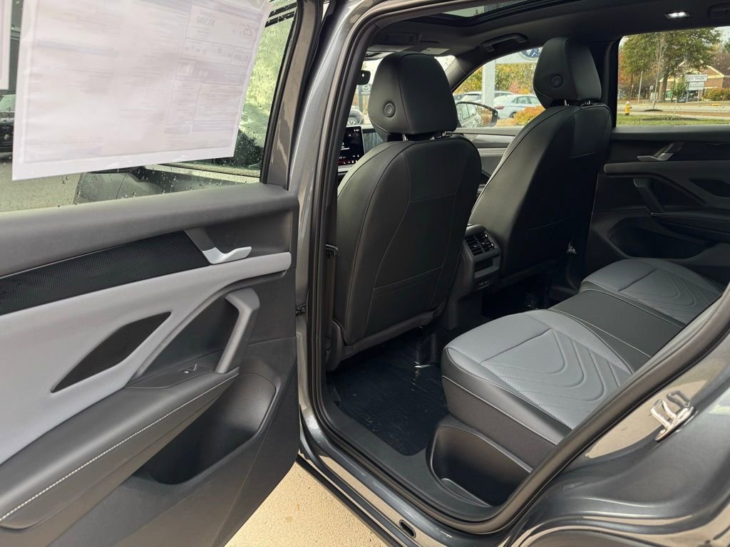 New 2026 Volkswagen Tiguan SE R-Line image 26