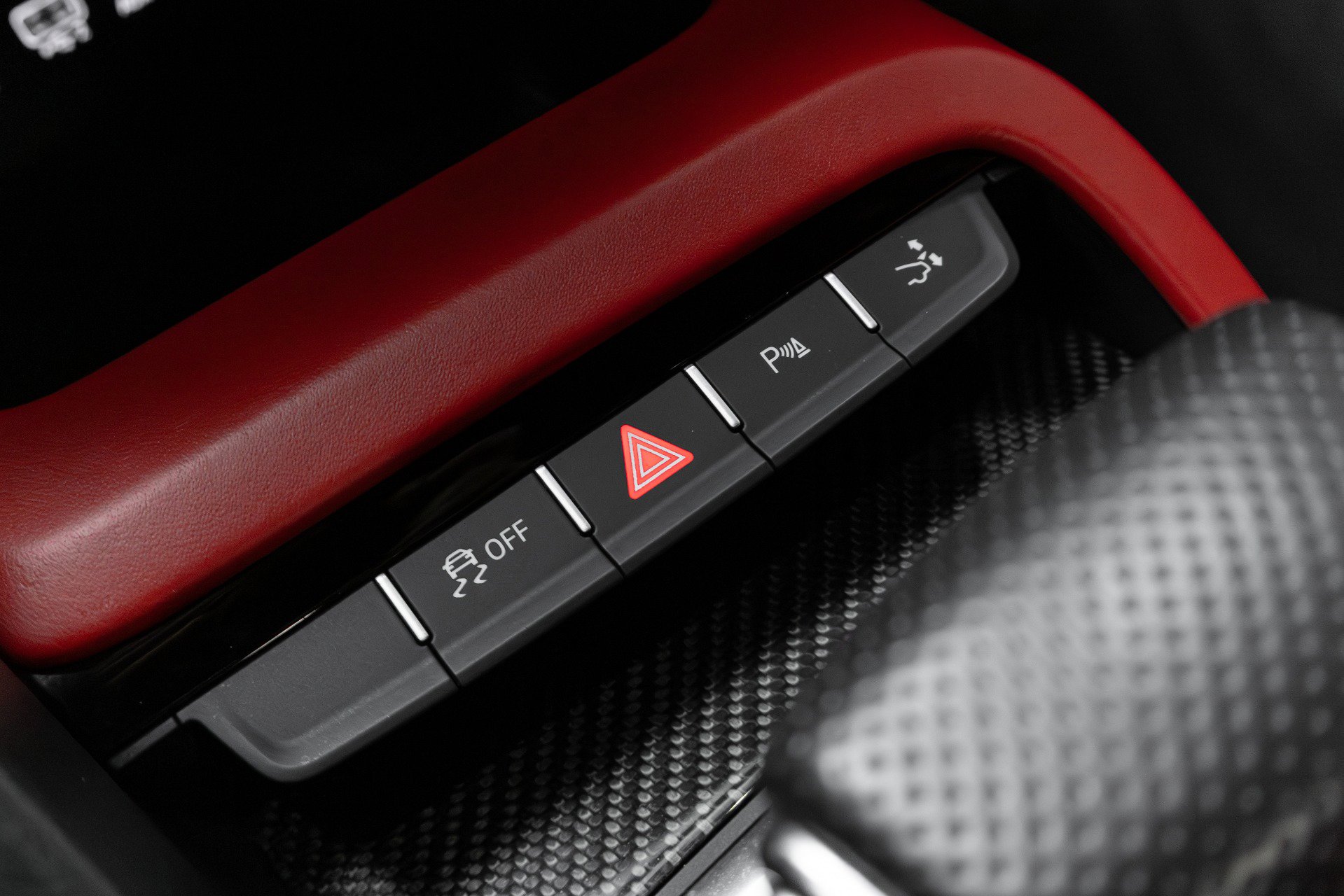 Used 2018 Audi R8 V10 w/ Premium Package image 69