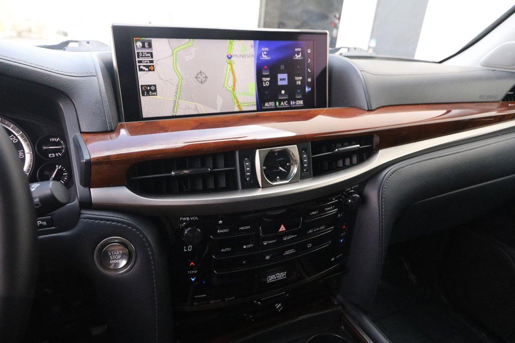 Used 2019 Lexus LX 570 4WD w/ Luxury Package image 20