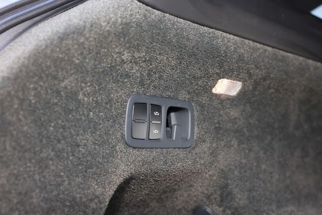 Used 2018 Bentley Bentayga AWD/4WD image 30