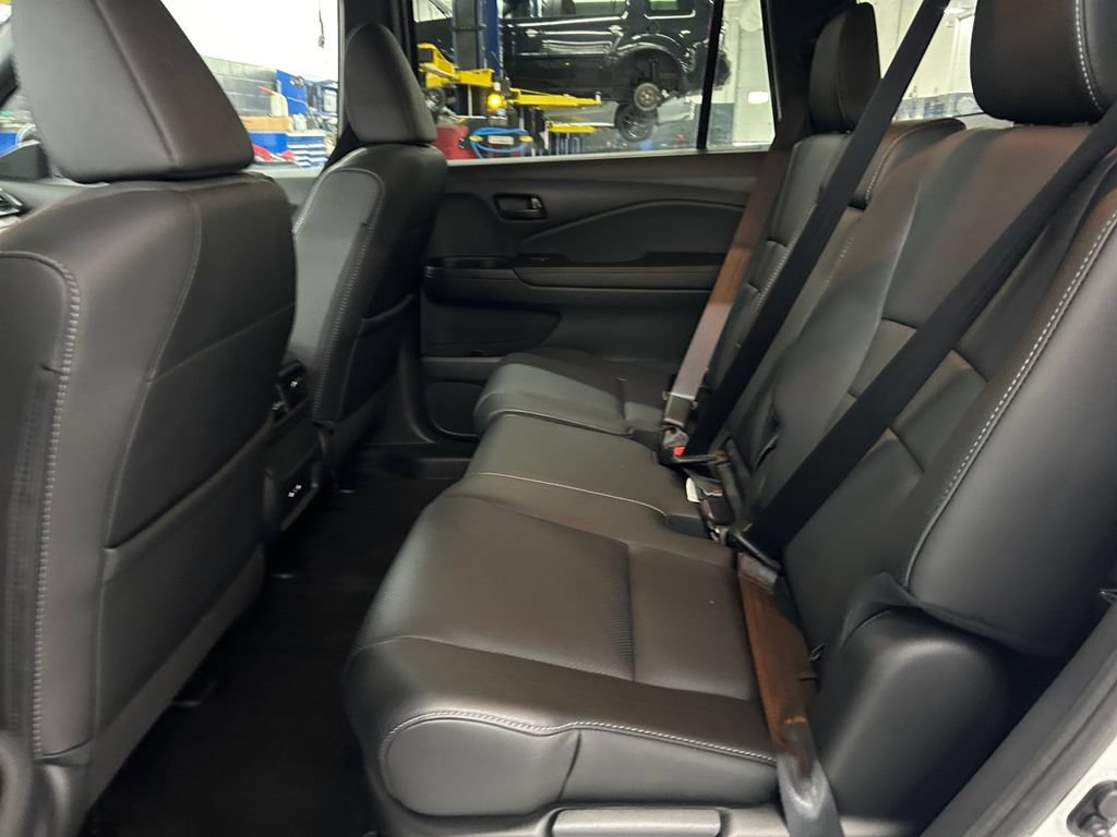 Certified 2025 Honda Passport EX-L image 21