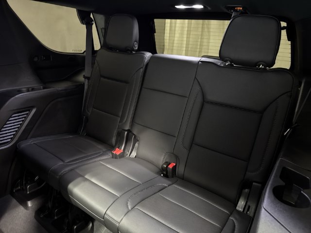 Used 2024 GMC Yukon Denali w/ Advanced Technology Package AWD/4WD image 16