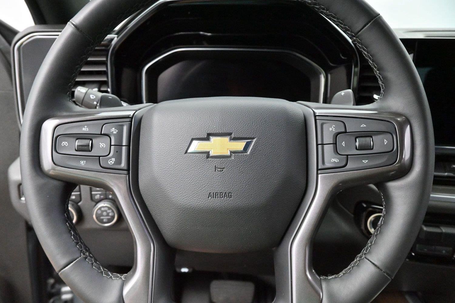 Used 2025 Chevrolet Silverado 1500 High Country w/ Technology Package AWD/4WD image 16