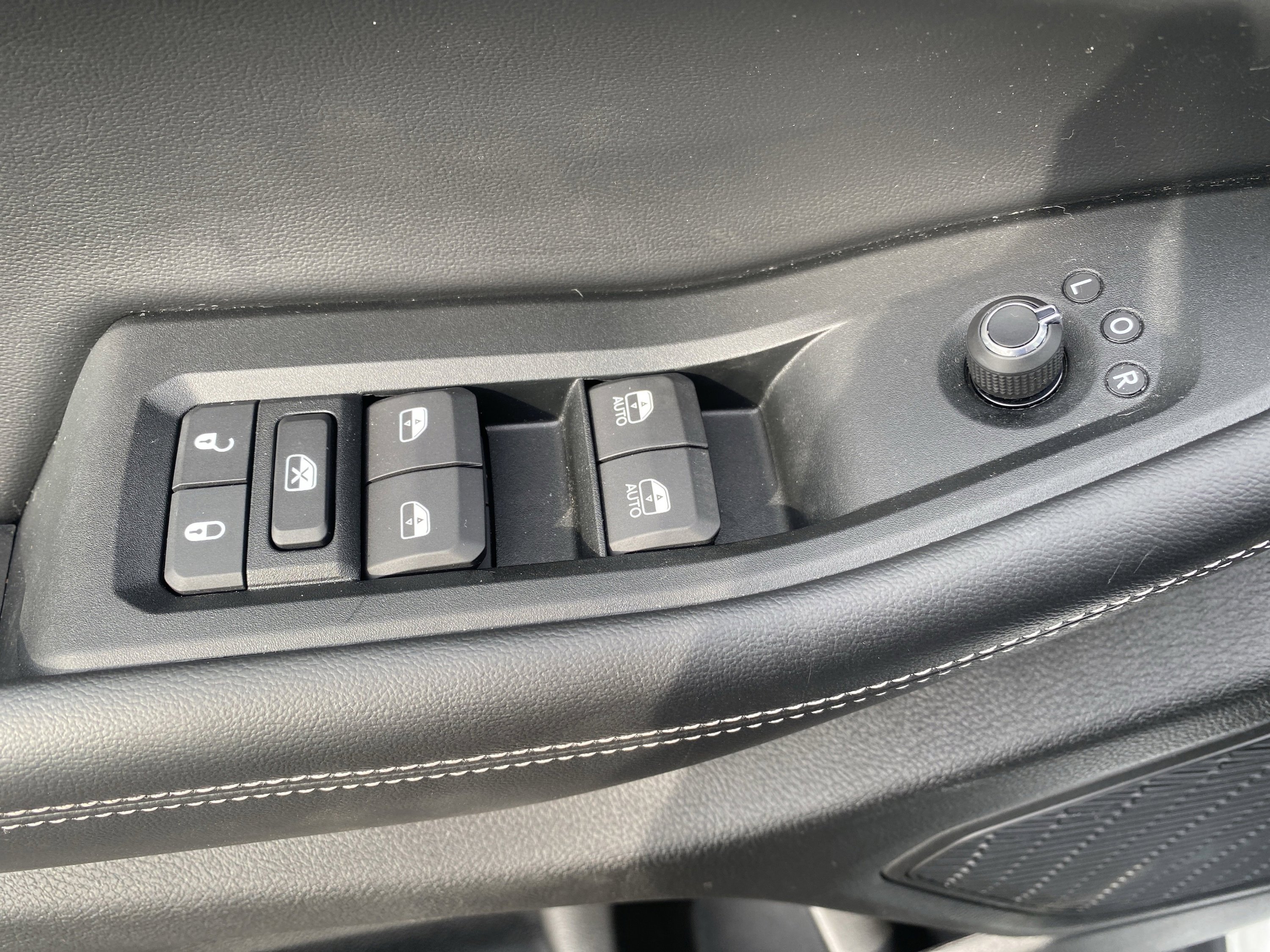 Used 2024 Jeep Grand Cherokee L Laredo image 15