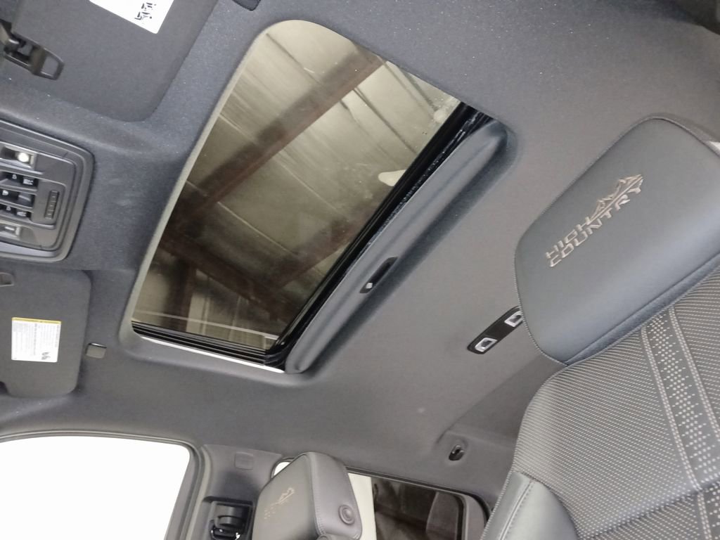 Used 2025 Chevrolet Silverado 1500 High Country w/ Technology Package image 12