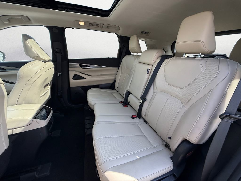 Certified 2024 INFINITI QX60 Luxe AWD/4WD image 11
