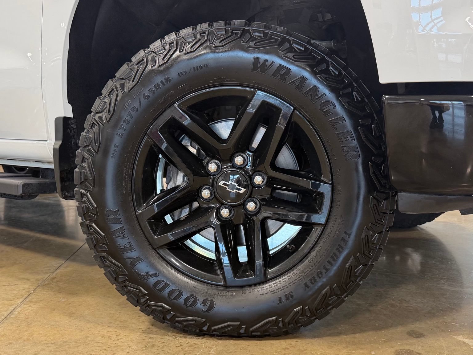 Used 2024 Chevrolet Silverado 1500 LT Trail Boss w/ Convenience Package II AWD/4WD image 9