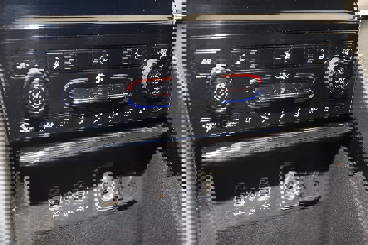 Used 2021 Jeep Grand Cherokee L Limited image 31