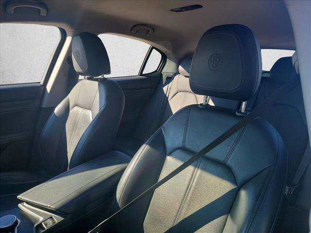 Used 2018 Alfa Romeo Stelvio AWD image 13