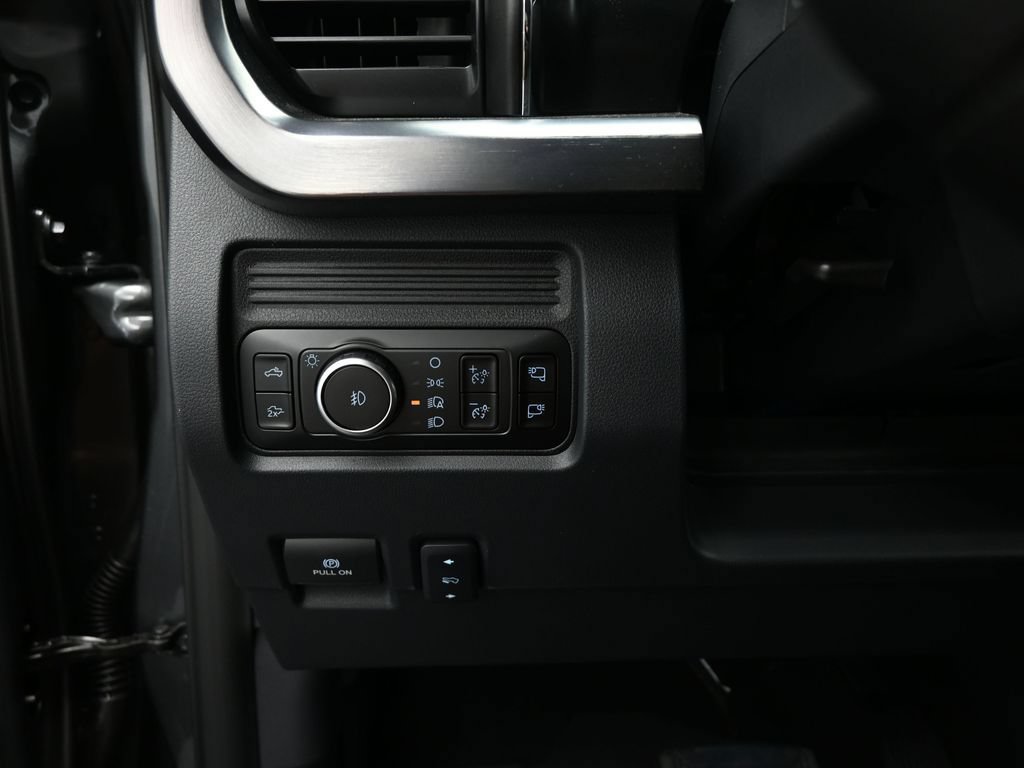 New 2026 Ford F250 Lariat w/ Black Appearance Package AWD/4WD image 11