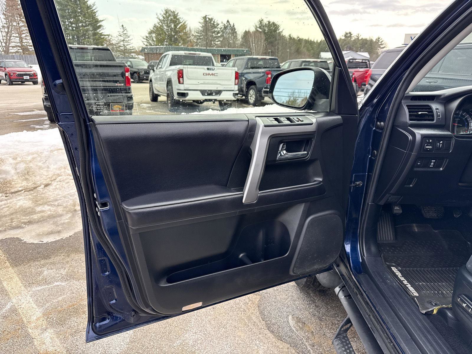 Used 2018 Toyota 4Runner SR5 image 11