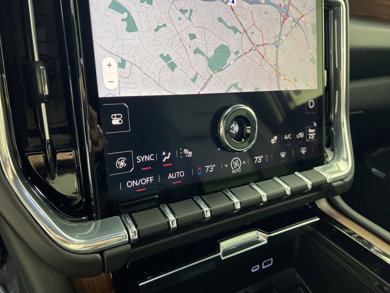 Used 2025 GMC Yukon XL Denali image 20